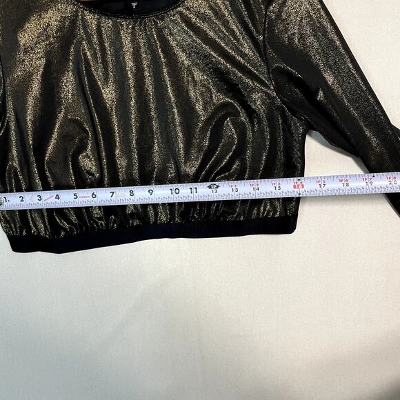 Torrid Curve Silver Metallic Long Sleeve Crop Top -‎ Size 2 Rave Top - Picture 6 of 7